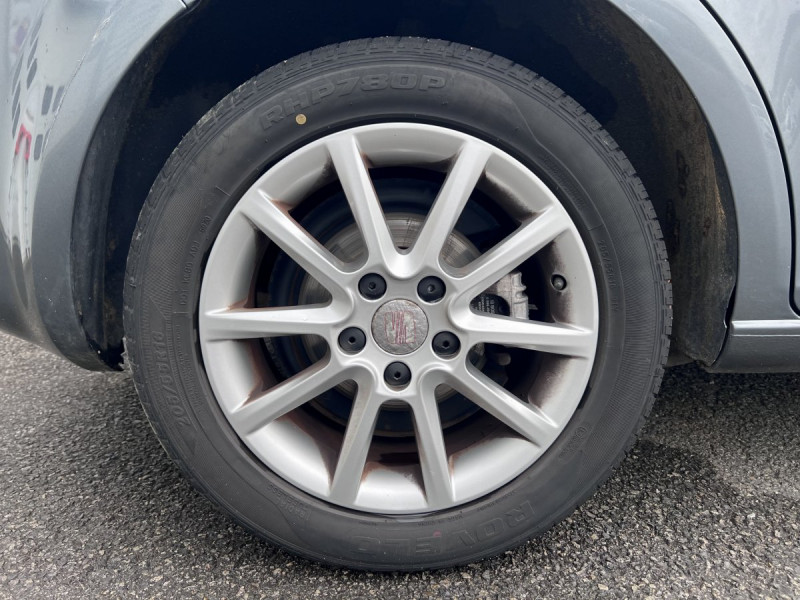 Photo 5 de l'offre de Seat Leon (2) 1.2 TSI 105 ECOMOTIVE STYLE COPA à 9990€ chez Carlyss automobiles Vitré