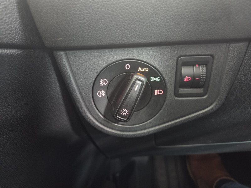 Photo 19 de l'offre de Volkswagen Polo (6) 1.0 TSI 95 Business à 11790€ chez Carlyss automobiles Vitré