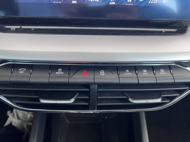 Photo 17 de l'offre de Skoda Octavia Combi (4) 2.0 TDI 150 DSG7 Style à 22490€ chez Carlyss automobiles Vitré