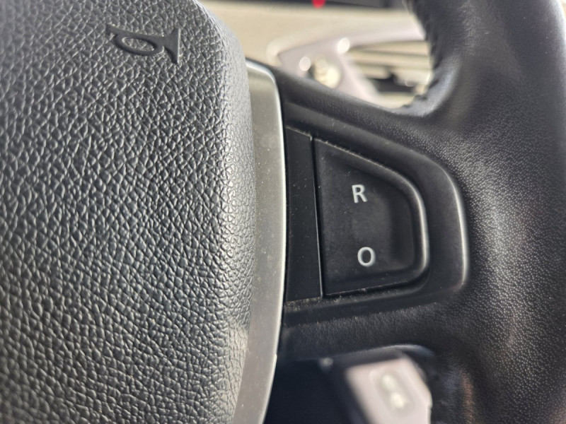 Photo 23 de l'offre de Renault Scénic Xmod (3) Bose Edition Energy dCi 130 eco2 à 9990€ chez Carlyss automobiles Vitré