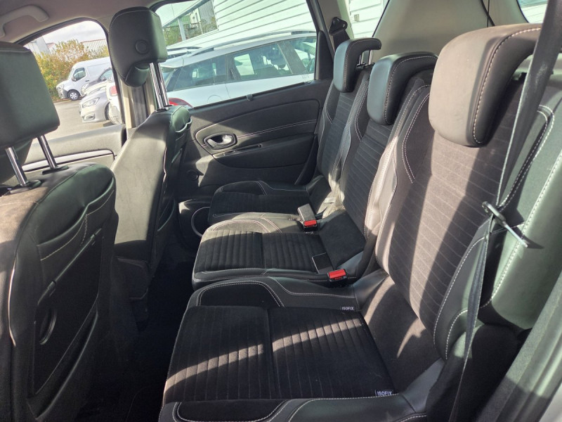 Photo 8 de l'offre de Renault Scénic Xmod (3) Bose Edition Energy dCi 130 eco2 à 9990€ chez Carlyss automobiles Vitré