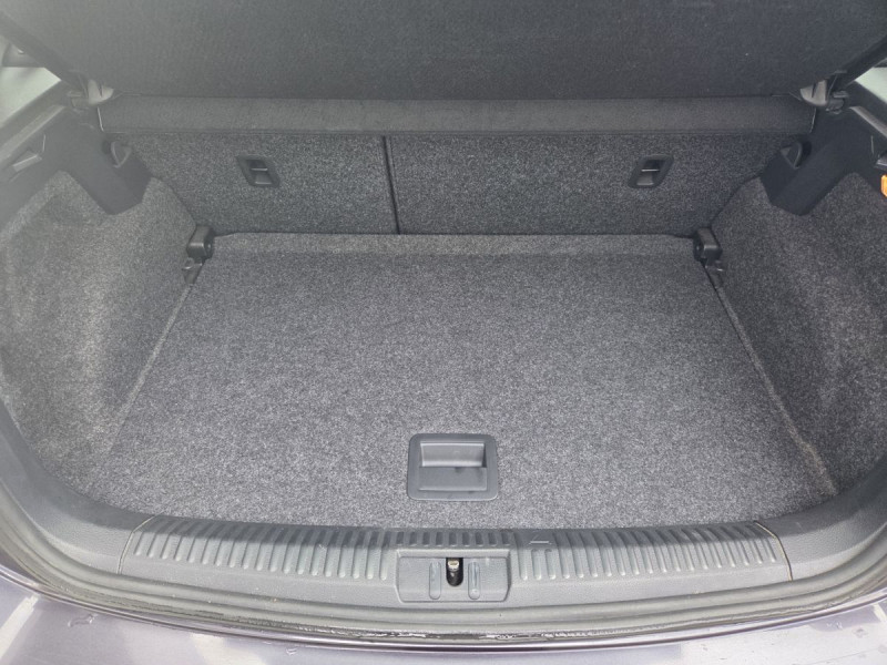 Photo 23 de l'offre de Volkswagen Polo (5) 1.0 60 Lounge à 10490€ chez Carlyss automobiles Vitré