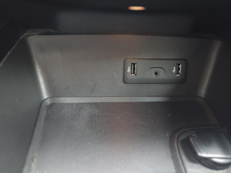 Photo 23 de l'offre de RENAULT Kadjar Evolution dCi 115 EDC à 15990€ chez Carlyss automobiles Vitré