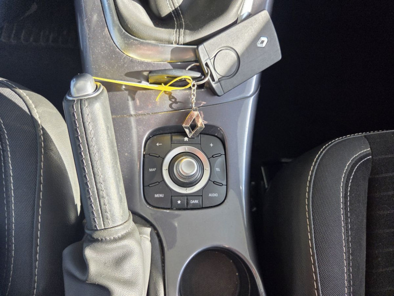 Photo 19 de l'offre de Renault Scénic Xmod (3) Bose Edition Energy dCi 130 eco2 à 9990€ chez Carlyss automobiles Vitré