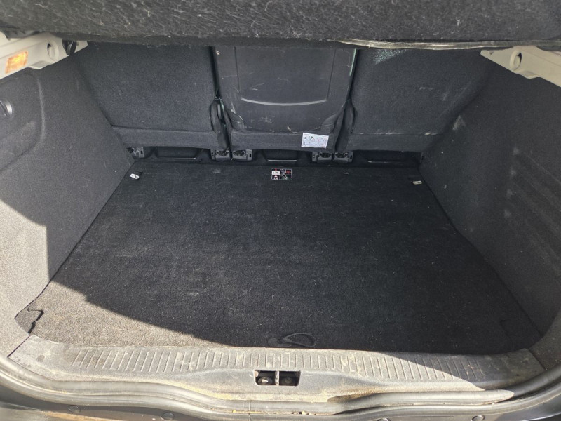 Photo 26 de l'offre de Renault Scénic Xmod (3) Bose Edition Energy dCi 130 eco2 à 9990€ chez Carlyss automobiles Vitré