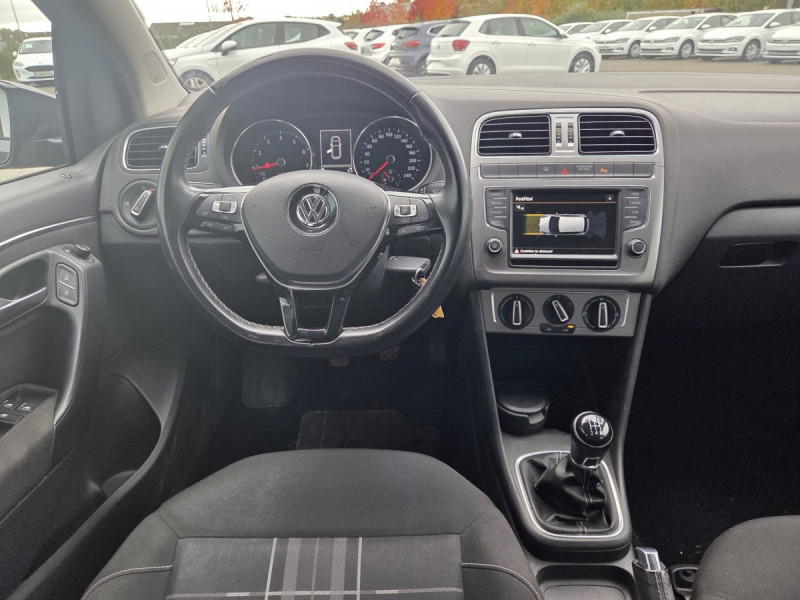Photo 8 de l'offre de Volkswagen Polo (5) 1.0 60 Lounge à 10490€ chez Carlyss automobiles Vitré