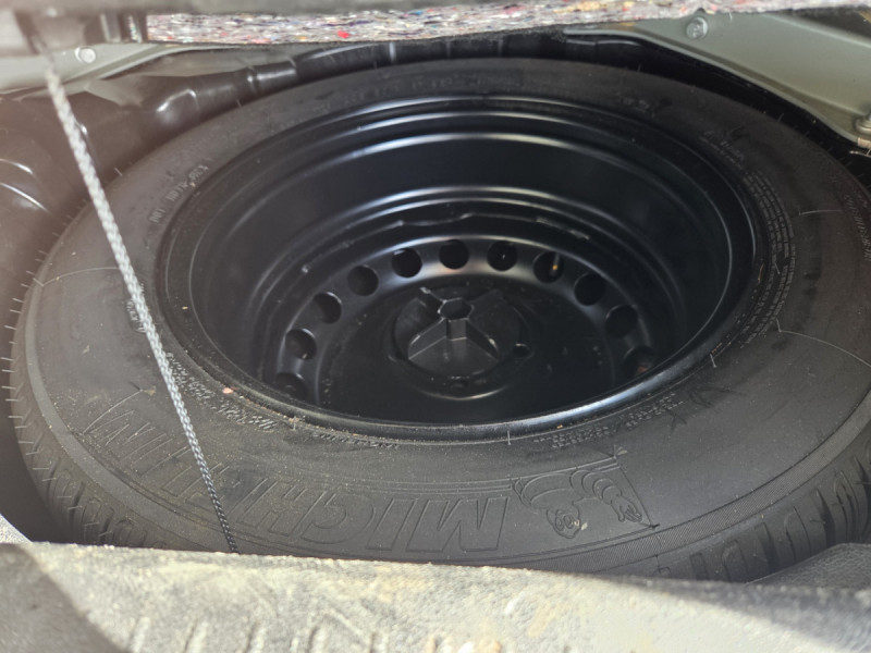 Photo 27 de l'offre de Renault Scénic Xmod (3) Bose Edition Energy dCi 130 eco2 à 9990€ chez Carlyss automobiles Vitré