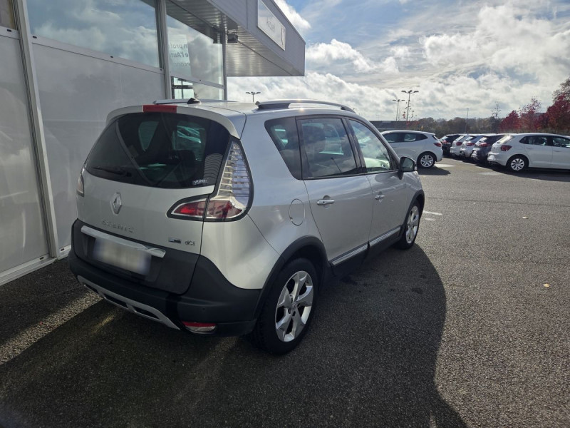 Photo 4 de l'offre de Renault Scénic Xmod (3) Bose Edition Energy dCi 130 eco2 à 9990€ chez Carlyss automobiles Vitré