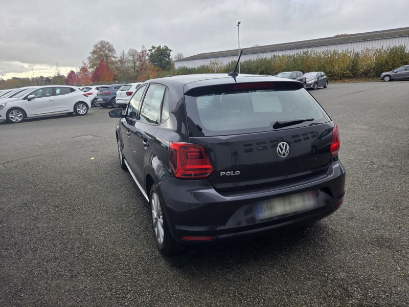 Photo 3 de l'offre de Volkswagen Polo (5) 1.0 60 Lounge à 10490€ chez Carlyss automobiles Vitré
