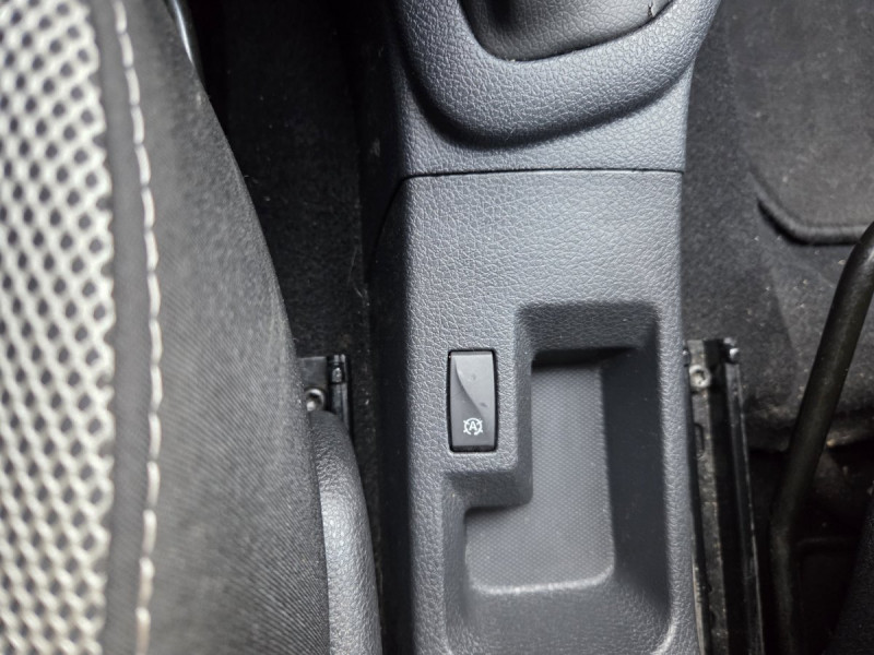 Photo 14 de l'offre de Dacia Sandero (2) Stepway Ambiance TCe 90 à 9490€ chez Carlyss automobiles Vitré