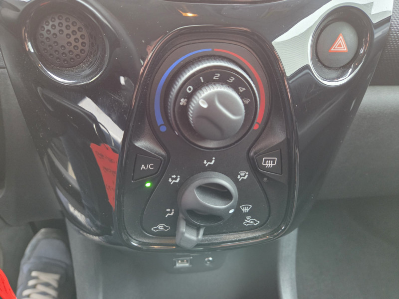 Photo 4 de l'offre de Citroën C1 (2) VTi 72 S&S BVM Feel à 9490€ chez Carlyss automobiles Vitré