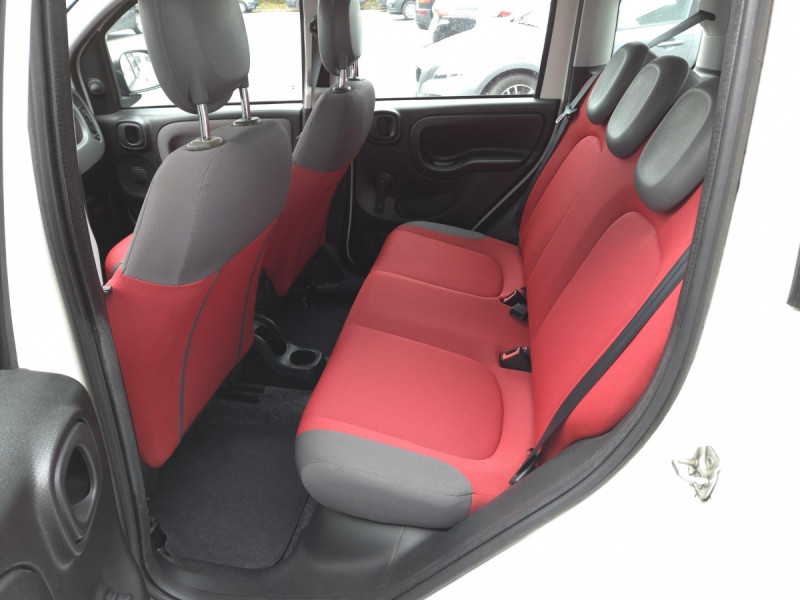 Photo 5 de l'offre de Fiat Panda (3) 1.2 8v Pop à 6790€ chez Carlyss automobiles Vitré