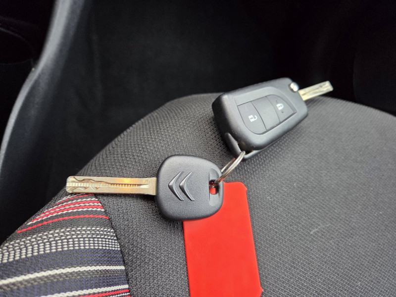 Photo 9 de l'offre de Citroën C1 (2) VTi 72 S&S BVM Feel à 9490€ chez Carlyss automobiles Vitré