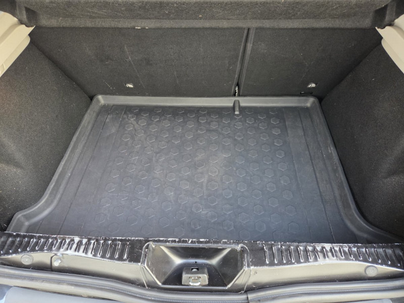 Photo 16 de l'offre de Dacia Sandero (2) Stepway Ambiance TCe 90 à 9490€ chez Carlyss automobiles Vitré