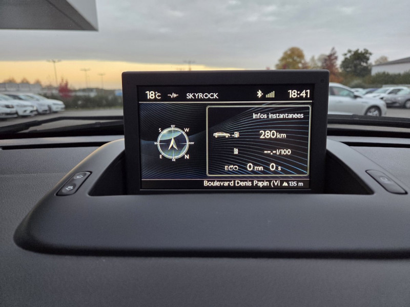 Photo 9 de l'offre de PEUGEOT 3008 1.6 BlueHDi 120 S&S EAT6 Active à 9790€ chez Carlyss automobiles Vitré