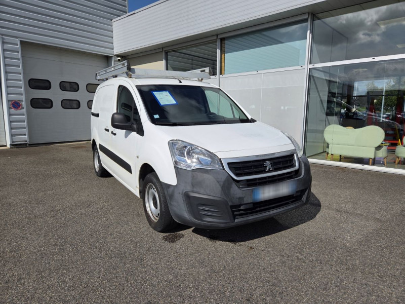Photo 1 de l'offre de Peugeot Partner (2) 9158 euros HT BLUEHDI 75 STANDARD PREMIUM à 10990€ chez Carlyss automobiles Vitré