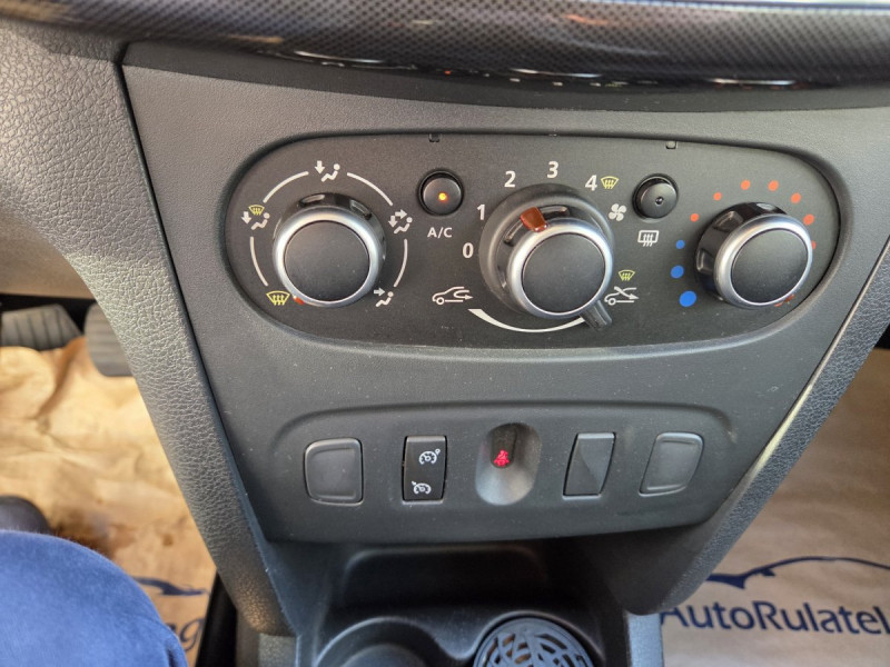 Photo 11 de l'offre de Dacia Sandero (2) Stepway Blue dCi 95 -20 à 13490€ chez Carlyss automobiles Vitré