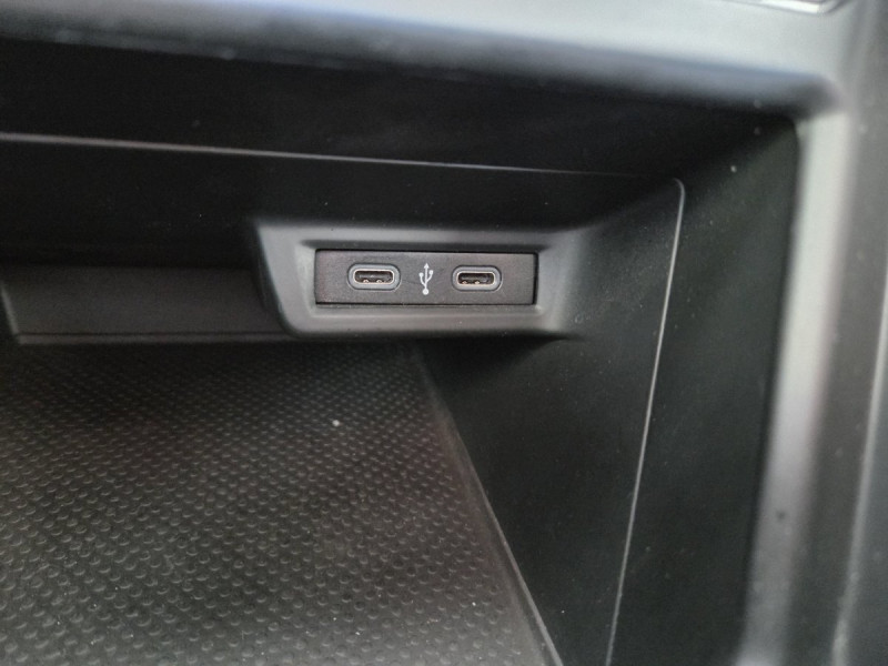 Photo 13 de l'offre de Volkswagen Polo (6) 1.0 TSI 95 Business à 12490€ chez Carlyss automobiles Vitré