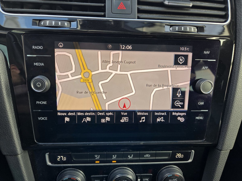 Photo 15 de l'offre de VOLKSWAGEN Golf (7) 1.5 TSI EVO 130 BVM6 Confortline à 17990€ chez Carlyss automobiles Vitré