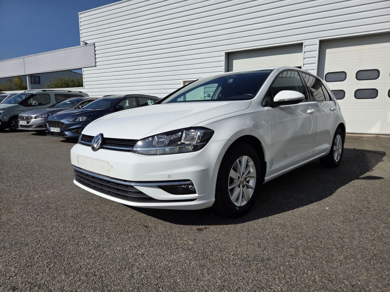 Photo 3 de l'offre de VOLKSWAGEN Golf (7) 1.0 TSI 115 BVM6 Confortline à 15990€ chez Carlyss automobiles Vitré