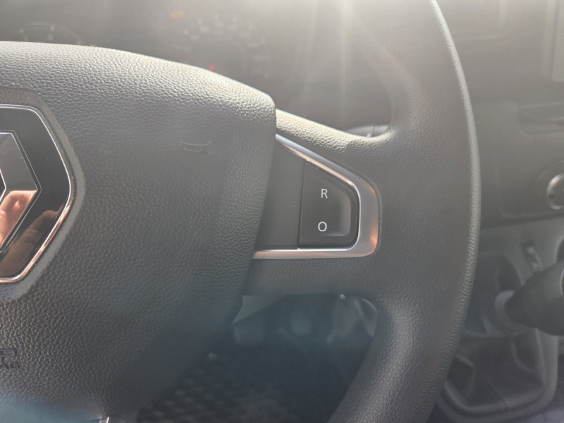 Photo 16 de l'offre de Renault Master (3) 22492 euros HT FG Tr CF F3500 L3H2 Blue dCi 150 à 26990€ chez Carlyss automobiles Vitré