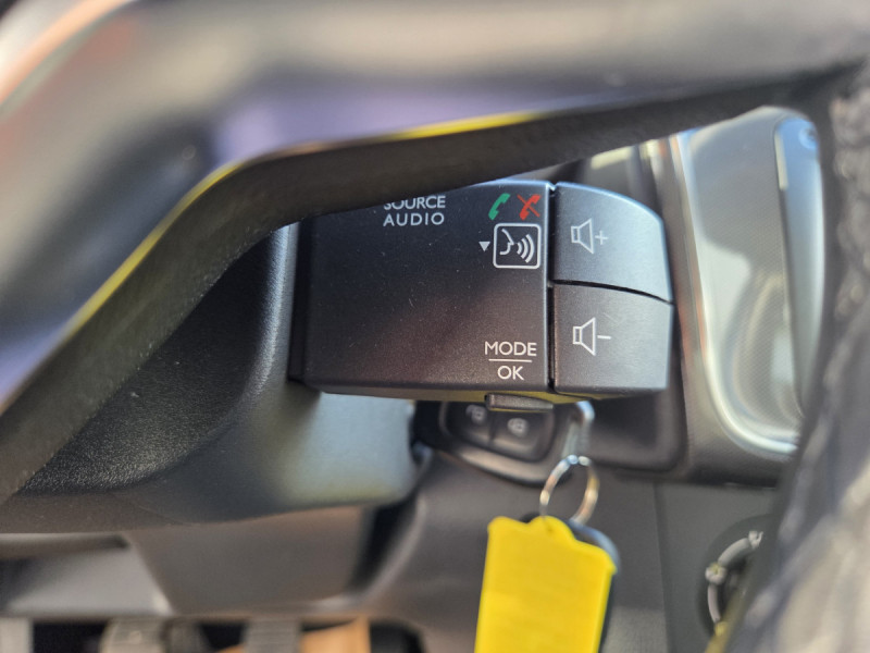 Photo 13 de l'offre de Dacia Sandero (2) Stepway Blue dCi 95 -20 à 13490€ chez Carlyss automobiles Vitré