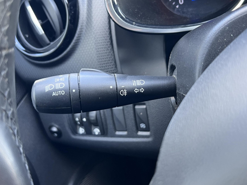 Photo 15 de l'offre de Renault Clio Estate (4) Business Energy dCi 75 à 9990€ chez Carlyss automobiles Vitré