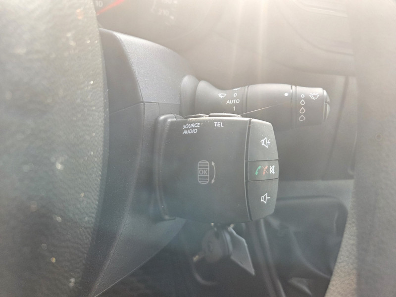 Photo 14 de l'offre de Renault Master (3) 22492 euros HT FG Tr CF F3500 L3H2 Blue dCi 150 à 26990€ chez Carlyss automobiles Vitré