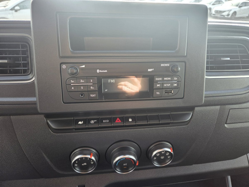 Photo 10 de l'offre de Renault Master (3) 22492 euros HT FG Tr CF F3500 L3H2 Blue dCi 150 à 26990€ chez Carlyss automobiles Vitré