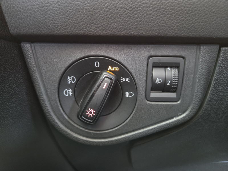 Photo 16 de l'offre de Volkswagen Polo (6) 1.0 TSI 95 Business à 12490€ chez Carlyss automobiles Vitré