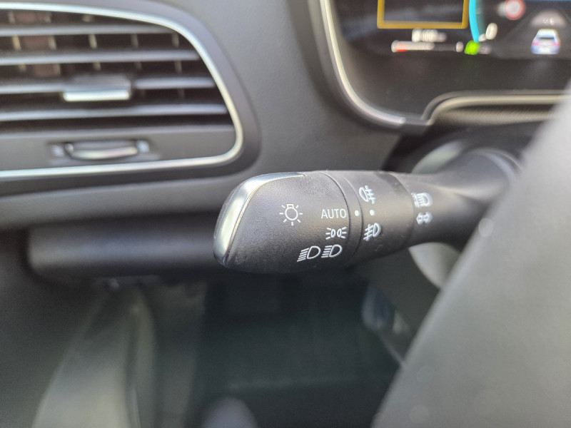 Photo 21 de l'offre de Renault Mégane Berline (4) techno Blue dCi 115 EDC à 17490€ chez Carlyss automobiles Vitré