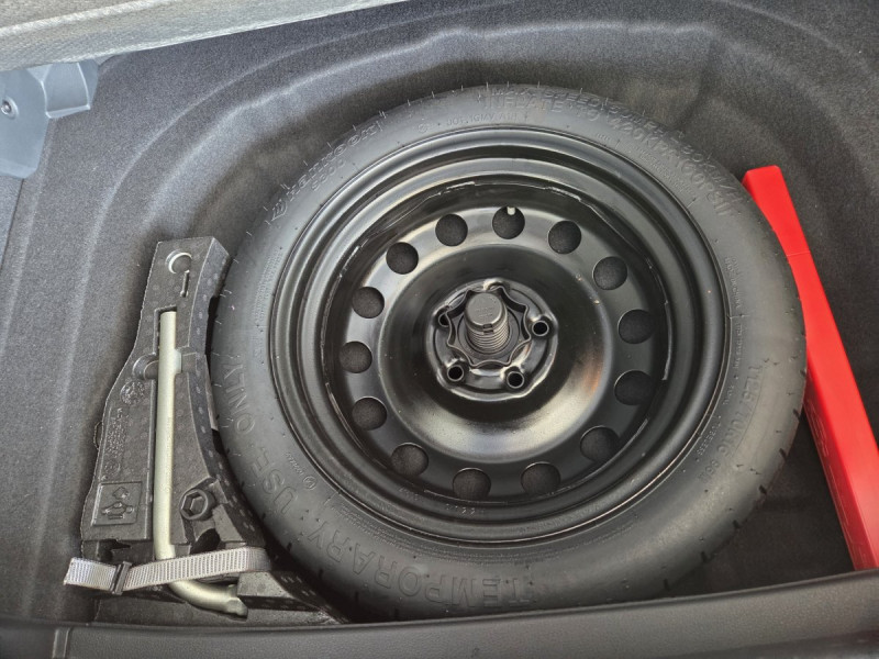 Photo 25 de l'offre de VOLKSWAGEN Golf (7) 1.0 TSI 115 BVM6 Confortline à 15990€ chez Carlyss automobiles Vitré