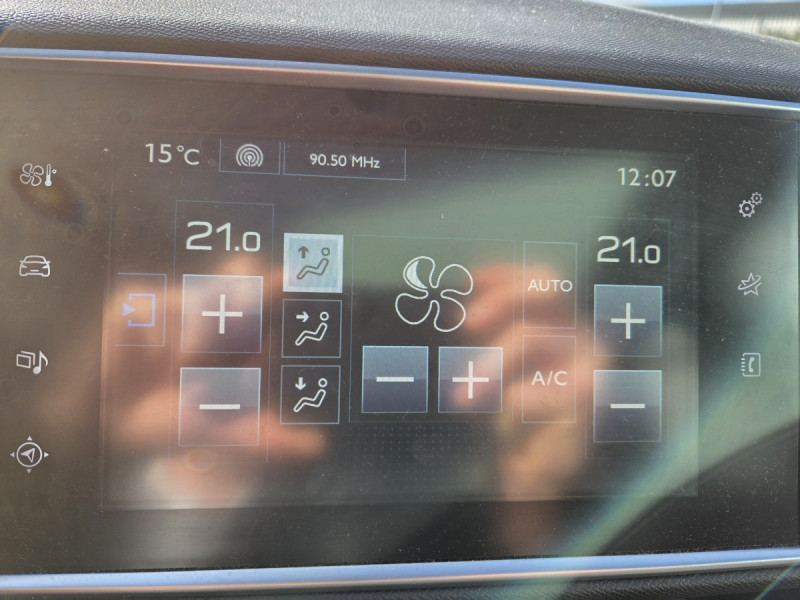 Photo 16 de l'offre de PEUGEOT 308 SW (2) 2.0 BlueHDi 180 S&S EAT6 GT à 11990€ chez Carlyss automobiles Vitré