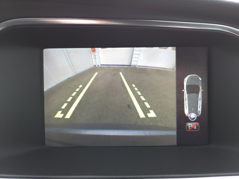 Photo 11 de l'offre de Volvo V40 (2) D2 AdBlue 120 Geartronic 6 Momentum à 17490€ chez Carlyss automobiles Vitré