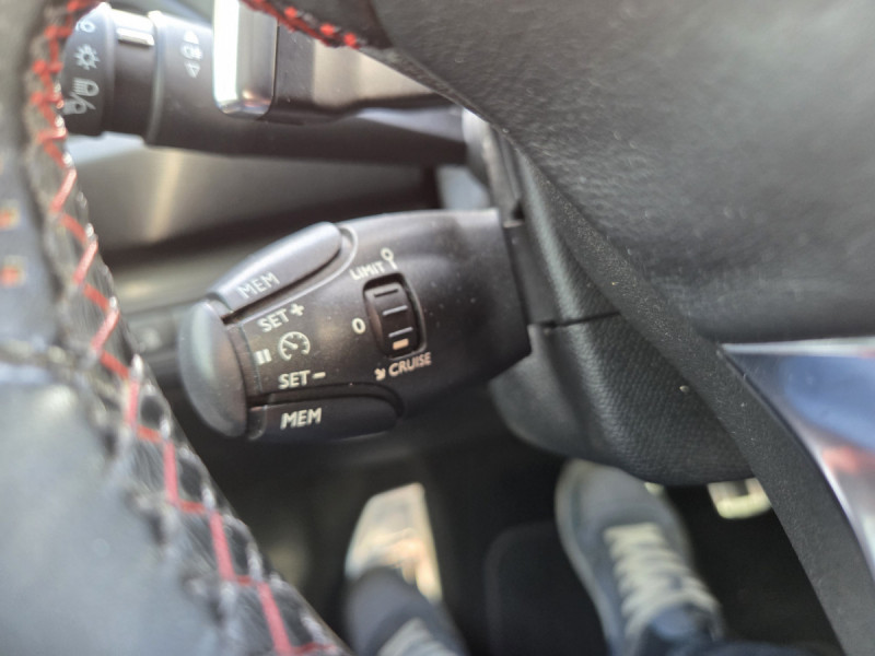 Photo 19 de l'offre de PEUGEOT 308 SW (2) 2.0 BlueHDi 180 S&S EAT6 GT à 11990€ chez Carlyss automobiles Vitré