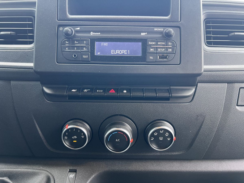 Photo 7 de l'offre de Renault Master (3) FG Tr CF F3300 L2H2 Blue dCi 150 à 24490€ chez Carlyss automobiles Vitré