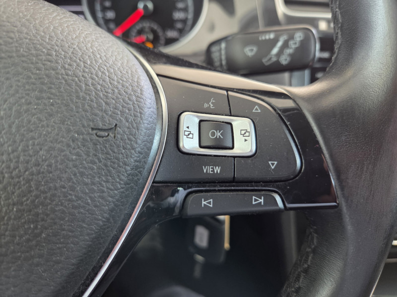 Photo 18 de l'offre de VOLKSWAGEN Golf (7) 1.0 TSI 115 BVM6 Confortline à 15990€ chez Carlyss automobiles Vitré