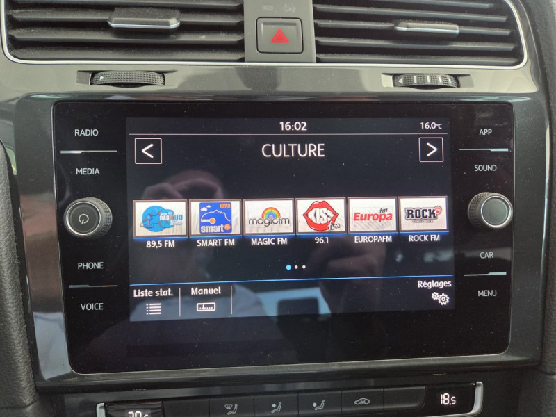 Photo 14 de l'offre de VOLKSWAGEN Golf (7) 1.0 TSI 115 BVM6 Confortline à 15990€ chez Carlyss automobiles Vitré