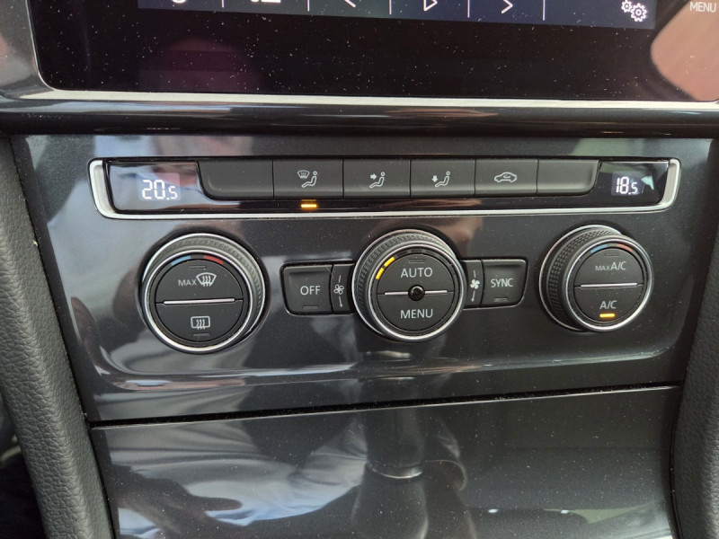 Photo 15 de l'offre de VOLKSWAGEN Golf (7) 1.0 TSI 115 BVM6 Confortline à 15990€ chez Carlyss automobiles Vitré