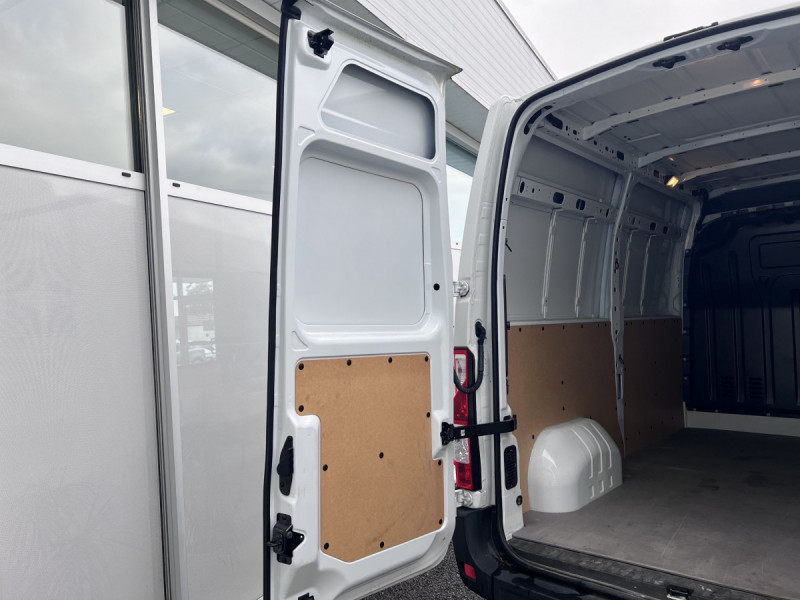 Photo 18 de l'offre de Renault Master (3) FG Tr CF F3300 L2H2 Blue dCi 150 à 24490€ chez Carlyss automobiles Vitré