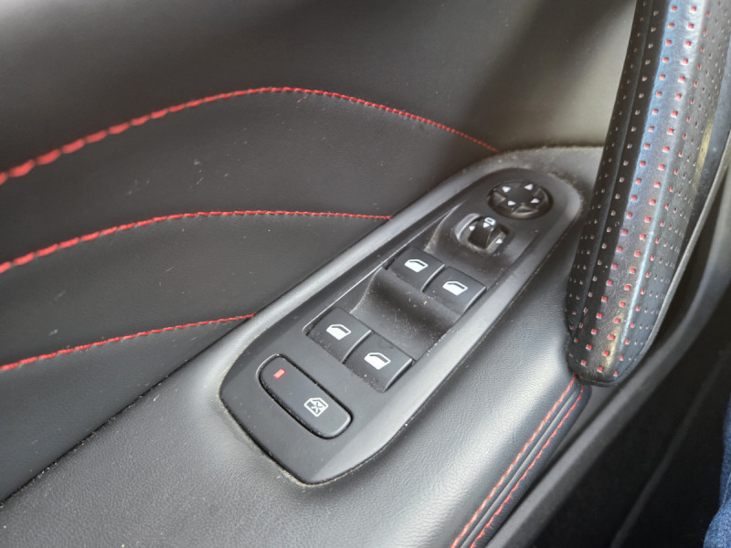 Photo 24 de l'offre de PEUGEOT 308 SW (2) 2.0 BlueHDi 180 S&S EAT6 GT à 11990€ chez Carlyss automobiles Vitré