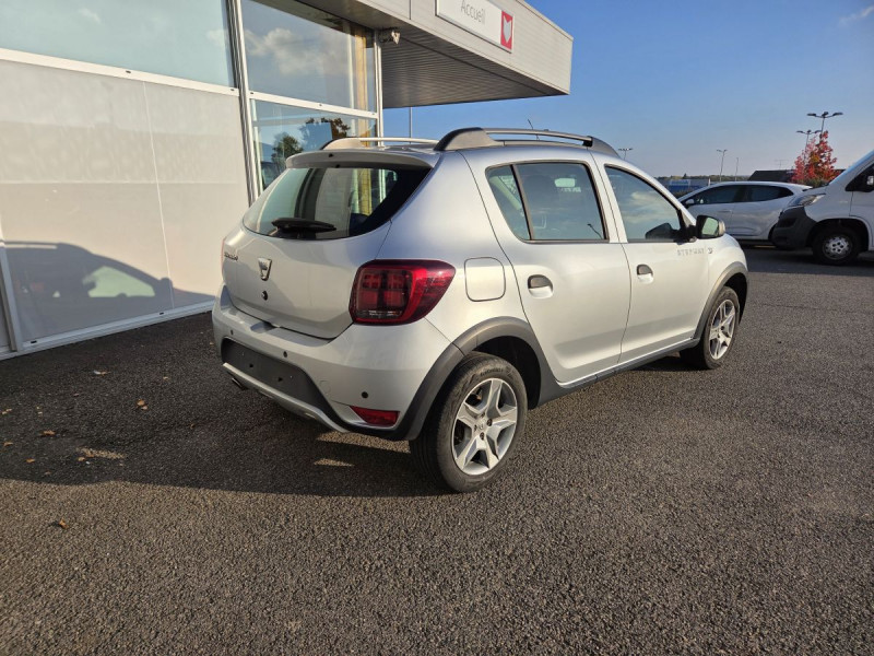Photo 4 de l'offre de Dacia Sandero (2) Stepway Blue dCi 95 -20 à 13490€ chez Carlyss automobiles Vitré