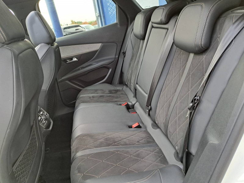 Photo 10 de l'offre de PEUGEOT 3008 (2) BlueHDi 180 S&S EAT8 GT à 23990€ chez Carlyss automobiles Vitré