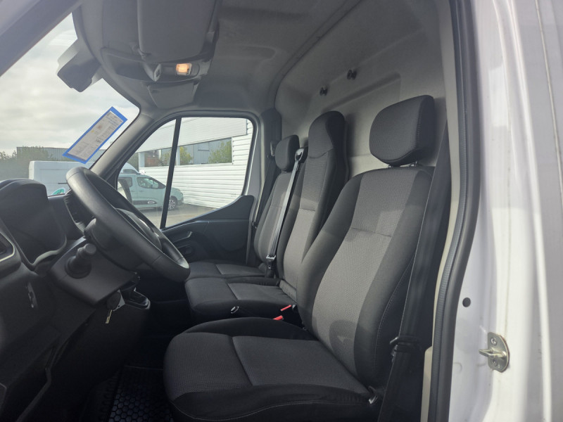 Photo 9 de l'offre de Renault Master (3) 22492 euros HT FG Tr CF F3500 L3H2 Blue dCi 150 à 26990€ chez Carlyss automobiles Vitré