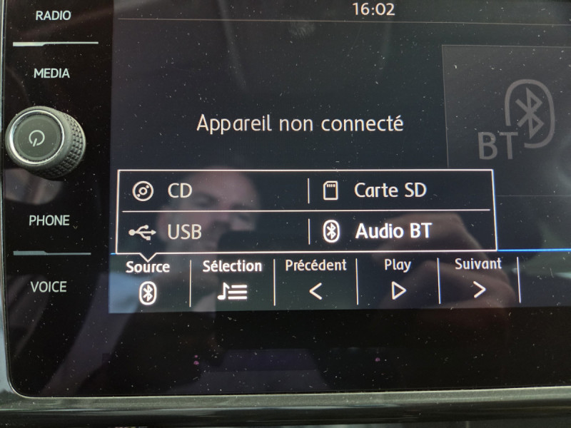 Photo 16 de l'offre de VOLKSWAGEN Golf (7) 1.0 TSI 115 BVM6 Confortline à 15990€ chez Carlyss automobiles Vitré