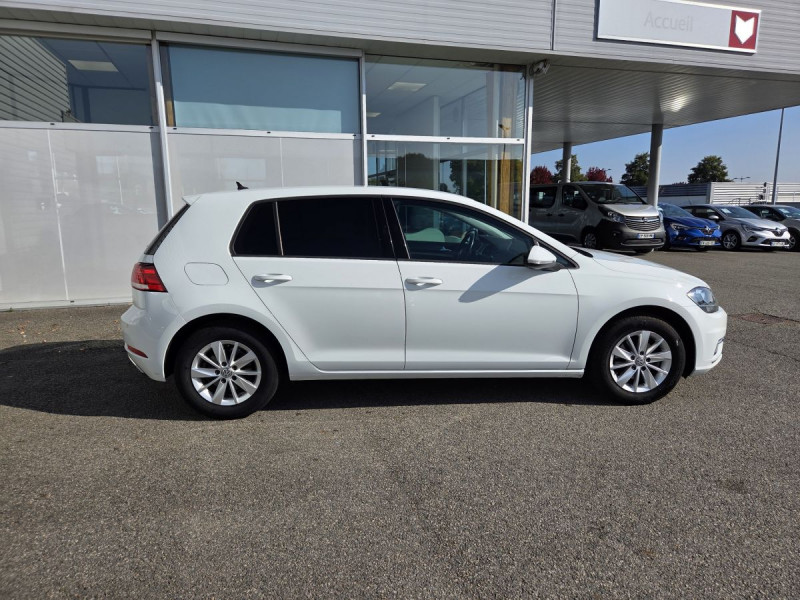 Photo 2 de l'offre de VOLKSWAGEN Golf (7) 1.0 TSI 115 BVM6 Confortline à 15990€ chez Carlyss automobiles Vitré