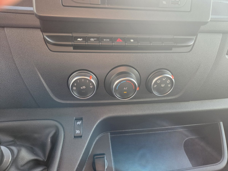 Photo 17 de l'offre de Renault Master (3) 22492 euros HT FG Tr CF F3500 L3H2 Blue dCi 150 à 26990€ chez Carlyss automobiles Vitré