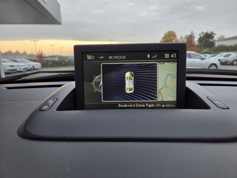 Photo 10 de l'offre de PEUGEOT 3008 1.6 BlueHDi 120 S&S EAT6 Active à 9790€ chez Carlyss automobiles Vitré