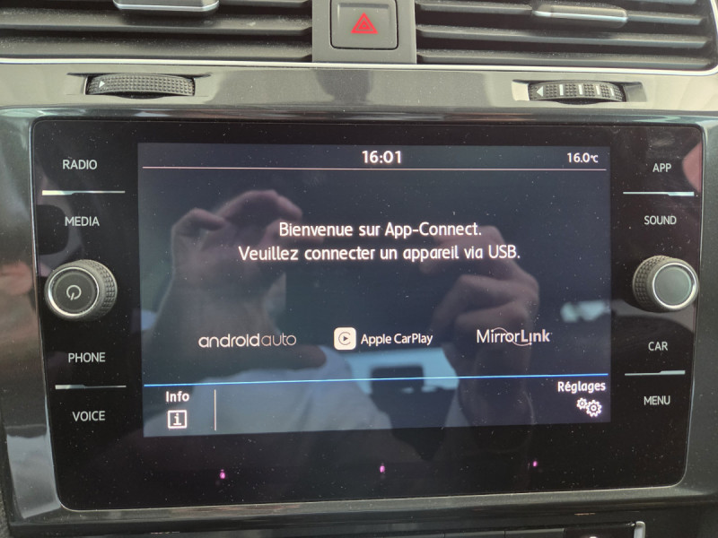 Photo 12 de l'offre de VOLKSWAGEN Golf (7) 1.0 TSI 115 BVM6 Confortline à 15990€ chez Carlyss automobiles Vitré