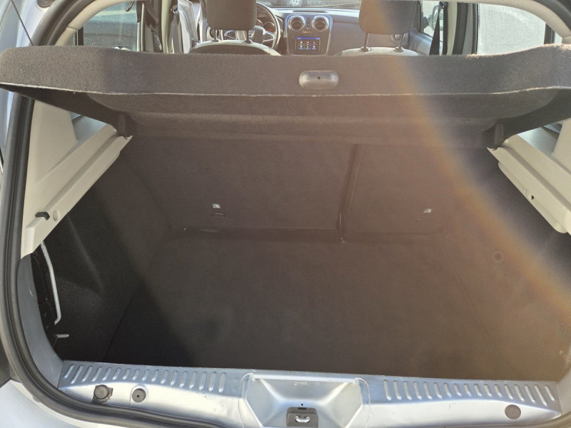 Photo 15 de l'offre de Dacia Sandero (2) Stepway Blue dCi 95 -20 à 13490€ chez Carlyss automobiles Vitré